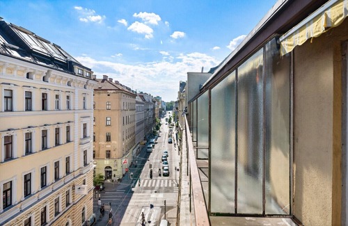 Schottenfeld Apartamento | Flora Collections - Studio room with shared kitchen