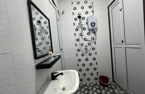 Kuala Terengganu Casa | Flora Rozel Homestay