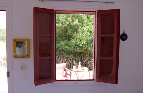 Adamas Apartamento | Flora's Red Studios
