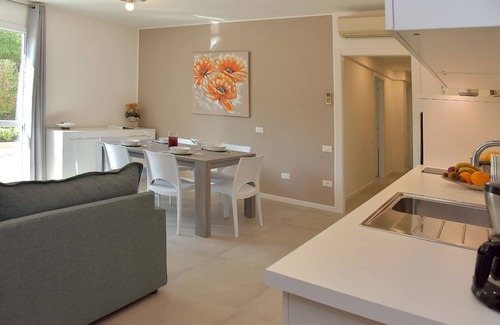 Padenghe sul Garda Apartamento | Floral | Garda Bloom Holiday Apartments at Lake Garda