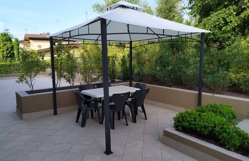 Padenghe sul Garda Apartamento | Floral | Garda Bloom Holiday Apartments at Lake Garda