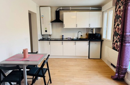 Le Bourget Apartamento | Floral House