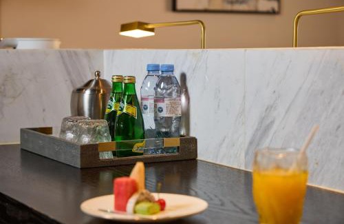Jinghu District Hotel | Floral Luxury Wuhu Lake Art Hotel