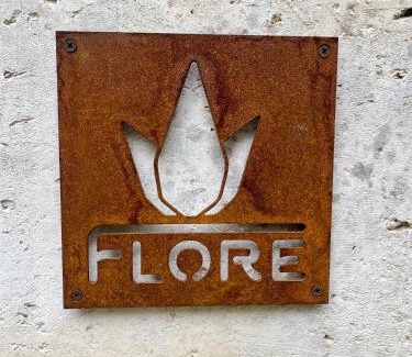 Bussiere-Badil Casa | Flore at Vive le Vert