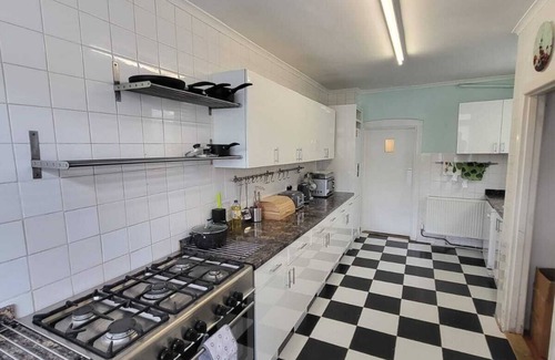 Weston-super-Mare Cabaña | FLORENCE BEACH HOUSE, character holiday cottage in Weston-Super-Mare