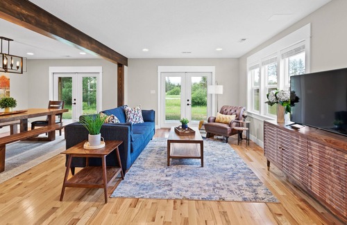 Florence Casa | Florence Farmhouse | Scenic Location | ♛ King & Queen Beds