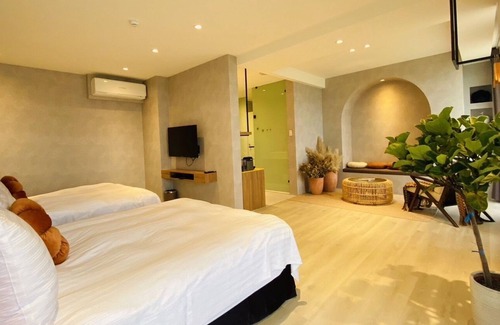 Ren'ai Cama Y Desayuno | Florence Resort Villa