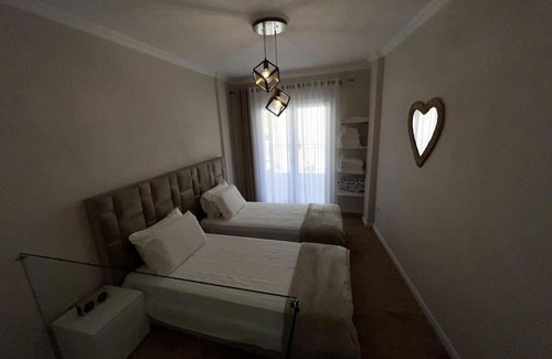 Tirana Apartamento | Florents 1-Bd Villa, free parking and garden