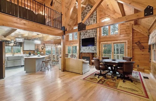 Mount Sunapee Casa | Flores Lodge