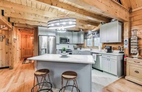 Mount Sunapee Casa | Flores Lodge
