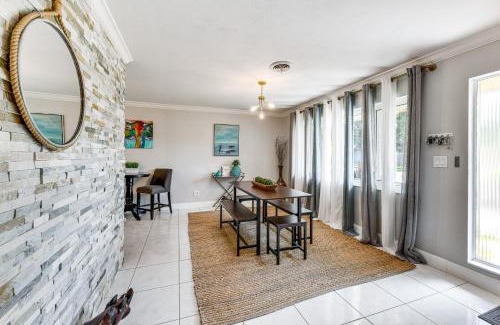Pinellas Park Casa | Florida Gem on St Petersburg Border Serene Patio