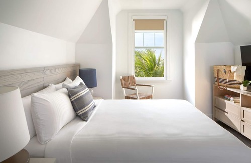 Key West Hotel | Florida Getaway! 2 Garden View Units! Shuttle to Key West, Onsite Parking!