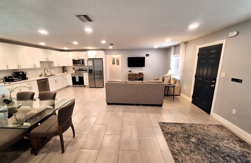 Sebastian Highlands Casa | 🍹🌞 Florida Getaway! New Pool Heater, Fenced Yard,Close to River and Beaches!