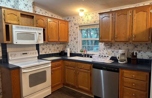 Fort White Casa | Florida Springs Escape, 10 Private Acres, 4 beds, just Mins to several Springs