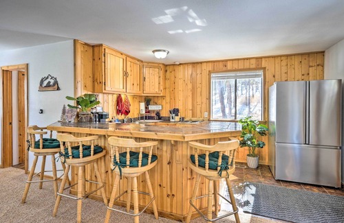Florissant Apartamento | Florissant Studio: 3 Mi to Fossil Beds Nat'l Park!