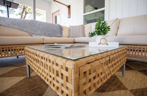 Waco Casa | FlourishHouse-HotTub, firepit, gym, outdoor movie, outside dining