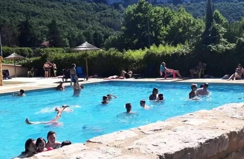 Saint-Antonin Noble Val Casa | Flower Camping les Gorges de l'Aveyron **** - Freeflower Premium 38m² (2 bedrooms) with bathroom for 5 people