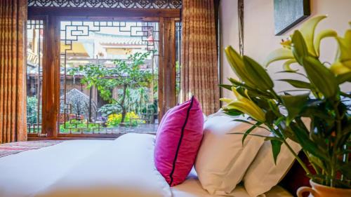 Dayan Old Town Casa | Flower Without Boundary 凡花无界