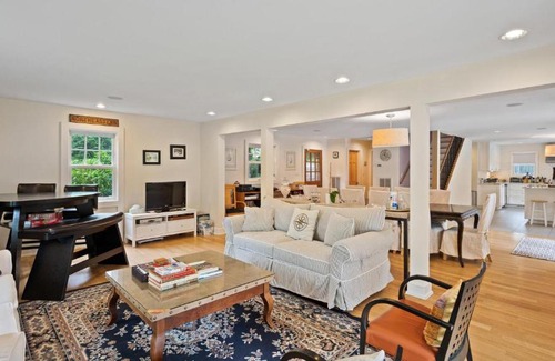 East Hampton North Casa | Floyd's Estate