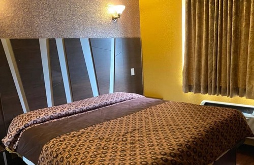 Queens Hotel | Flushing Motel
