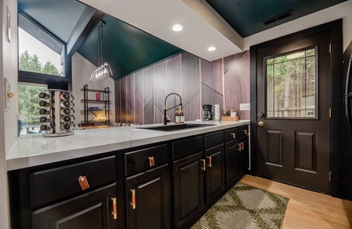 Branchport Cabina | FLX Chalet I Finger Lakes Retreat *Private Pond