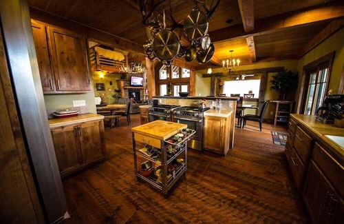 Missoula Casa | Fly Fisherman's Lodge en el río Bitterroot, Lolo Mt