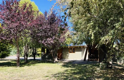 Junín de los Andes Chalet De Esquí | Fly Fishing Cabin, River Coast.