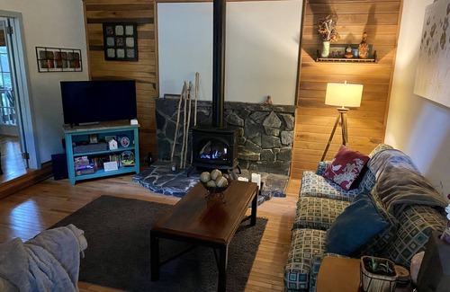 Sylva Casa | Fly Fishing on the Tuckasegee River! Private 3/3 home - Tranquil & Peaceful!