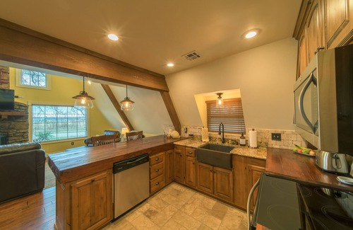 Afton Casa | Fly-In Home en Monkey Island, Grand Lake OK - Carro de golf incluido