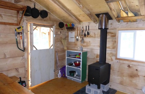 Unorganized Centre Parry Sound Cabina | Fly-in Sinclair Lake Cabin