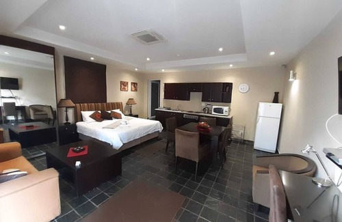 Greater Johannesburg Metropolitan Area Casa | Flying Falcon Guesthouse