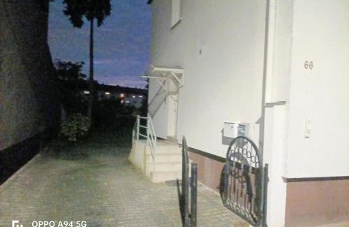Moerfelden-Walldorf Apartamento | FMI 66 Next to Airport