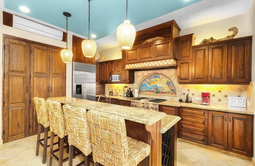 Nopolo Casa | FN 032 – a breathtaking custom home with a private pool 5.5 ft deep and Ocean View