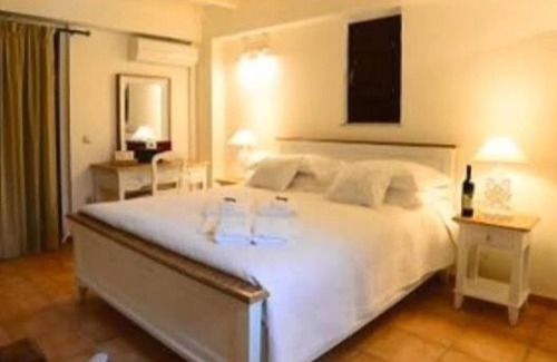 Omales Casa | FOCALION CASTLE LUXURY SUITES