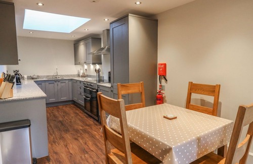 Coniston Cold Cabaña | FOGGA CROFT, pet friendly, with hot tub in Gargrave