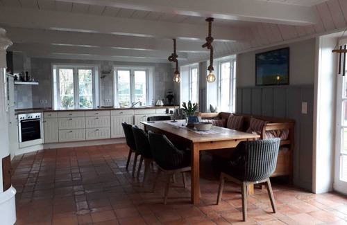 Suderende Casa | Föhrhaus, vivienda unifamiliar, torneado articulado
