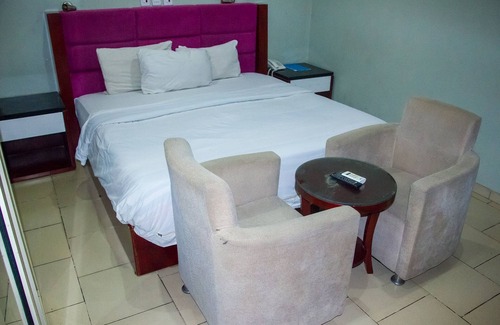 Apapa Hotel | Folade Hotels