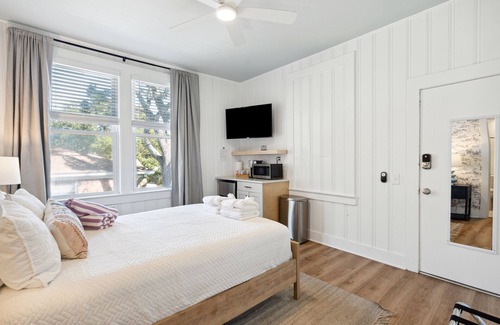 Folly Beach Hotel | Folliday Inn - The Ariston - Room 34, Large Pool, Pet Friendly w/fee