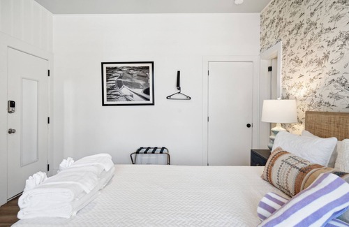 Folly Beach Hotel | Folliday Inn - The Ariston - Room 34, Large Pool, Pet Friendly w/fee