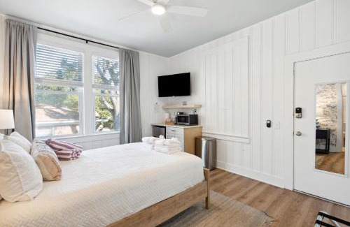 Folly Beach Hotel | Folliday Inn - The Ariston - Room 34