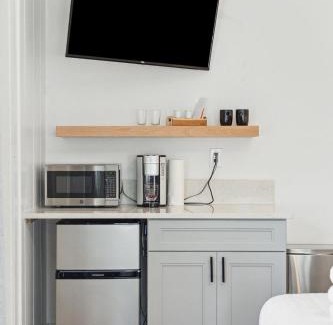 Folly Beach Hotel | Folliday Inn - The Torpedo - Room 22