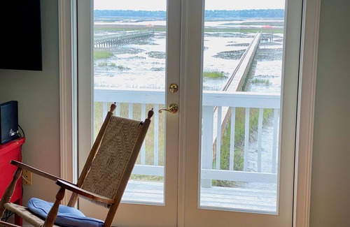 Folly Beach Casa | Casa de locura con imagen perfecta vista al río cerca de lavado