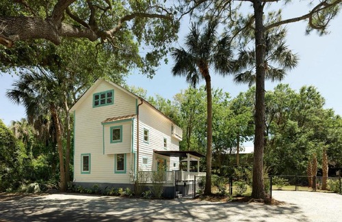 Folly Beach Casa | Folly Vacation 305 E Erie Fantastic Location
