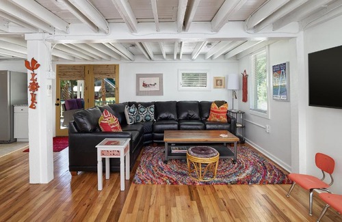 Folly Beach Casa | Folly Vacation 305 E Erie Fantastic Location