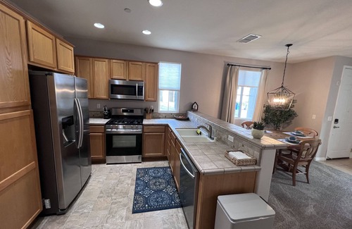Folsom Condominio | Folsom Escape is your personal getaway and retreat close to Folsom Lake.