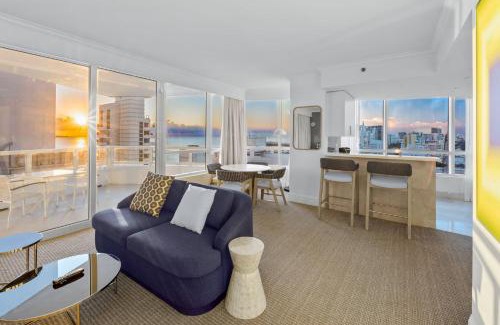 Mid Beach Apartamento | Fontainebleau Hotel Ocean View Fits 6! 1 BED/2 BA