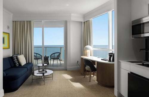 Mid Beach Apartamento | Fontainebleau Hotel 32nd Fl Oceanfront Jr Suite