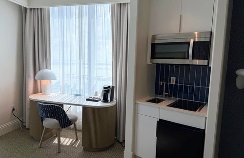 Mid Beach Apartamento | Fontainebleau Hotel 32nd Fl Oceanfront Jr Suite