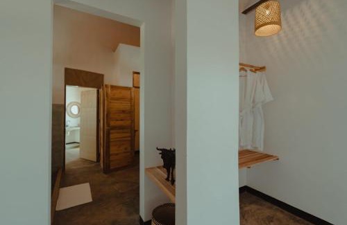 Mto wa Mbu Cabina | Foot On Africa Safari Lodge