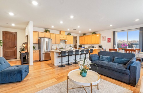 Salinas Casa | Foothill Oasis – Relax & Play Near Monterey!